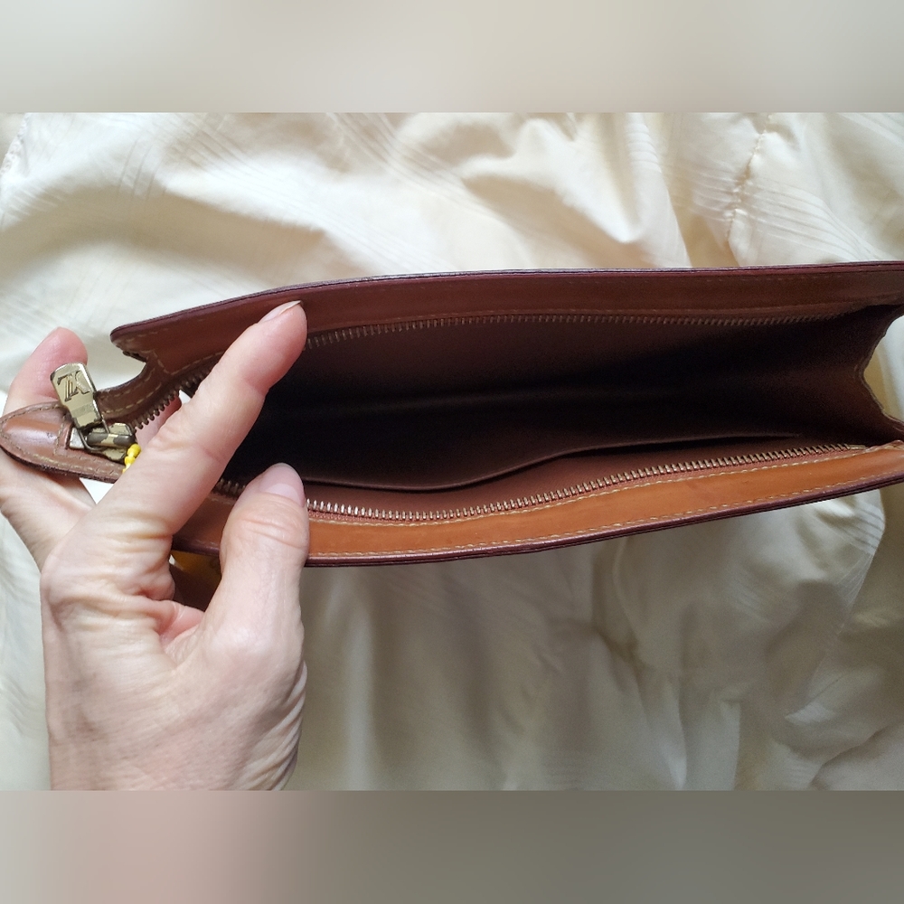 Louis Vuitton Epi leather zipped pouch - Picture 4 of 7